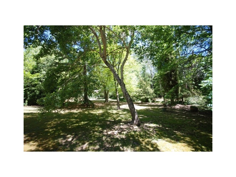 2 Sunninghill Avenue, Burradoo NSW 2576