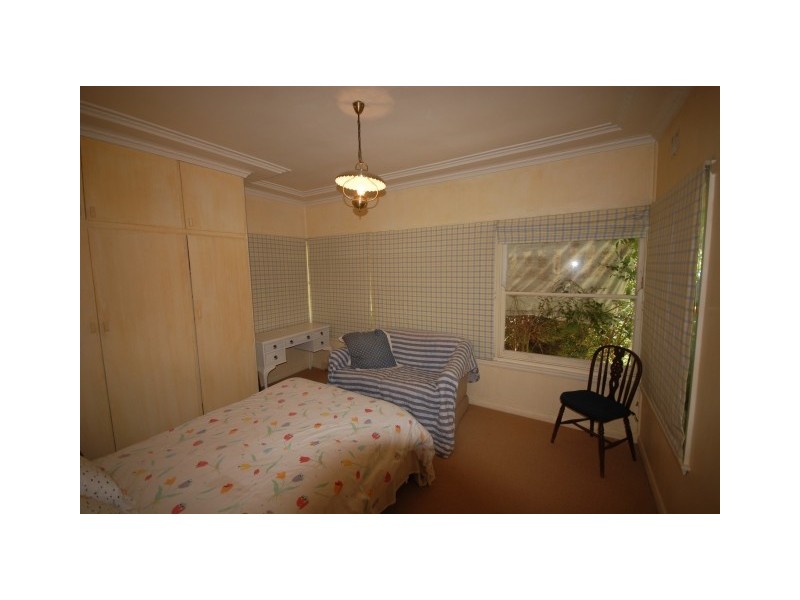 2 Sunninghill Avenue, Burradoo NSW 2576