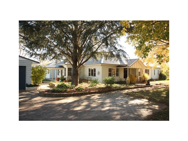 Currawong Oxleys Hill Road, Bowral NSW 2576