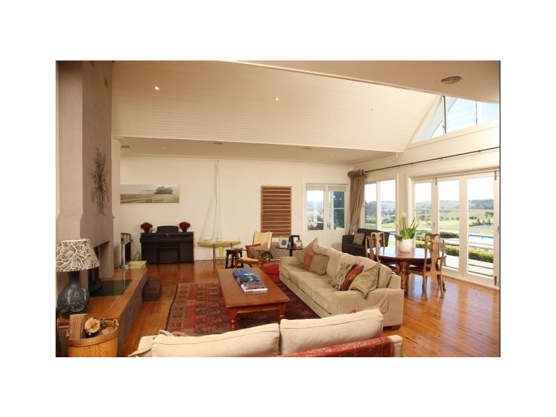 Currawong Oxleys Hill Road, Bowral NSW 2576