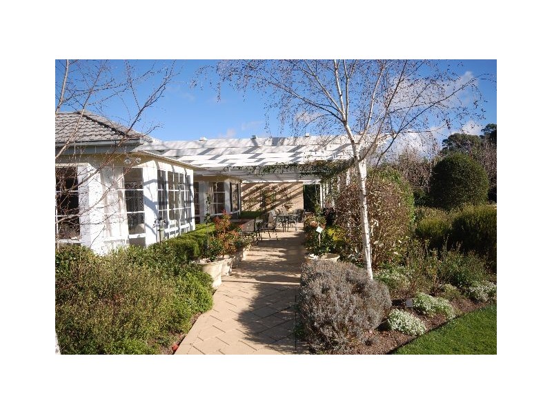 Banbury 18 Stratford Way, Burradoo NSW 2576