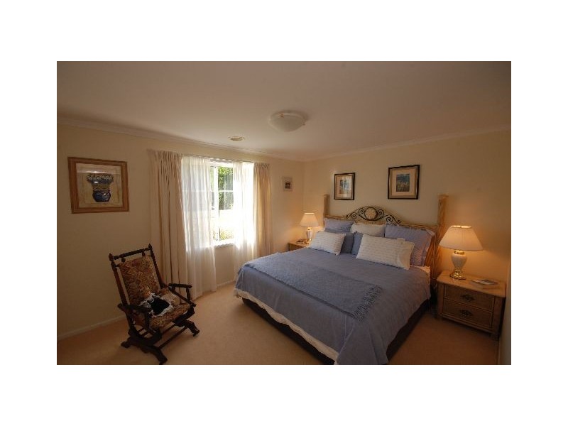 Banbury 18 Stratford Way, Burradoo NSW 2576