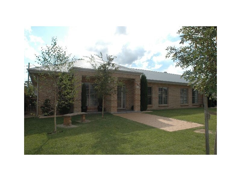 58  Kingsbury Circuit, Bowral NSW 2576