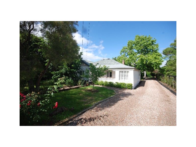 8 Berrima Road, Moss Vale NSW 2577