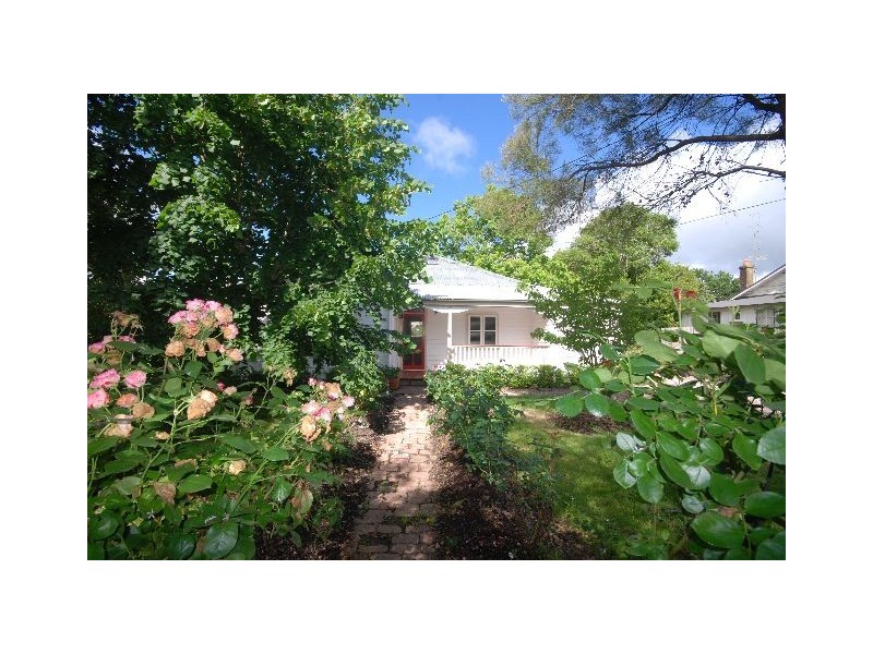 8 Berrima Road, Moss Vale NSW 2577