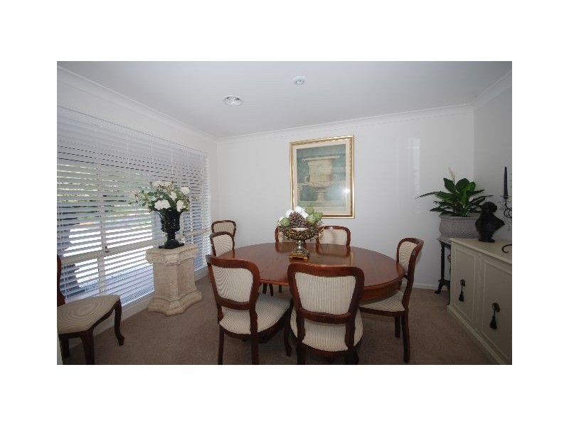 7 Greyleaves, Burradoo NSW 2576