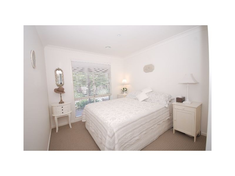 7 Greyleaves, Burradoo NSW 2576