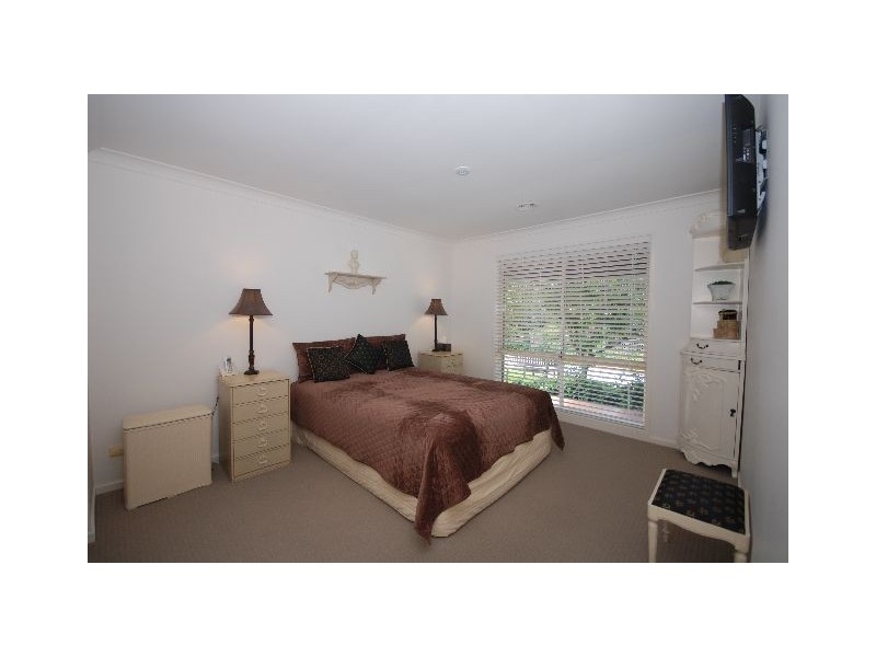 7 Greyleaves, Burradoo NSW 2576