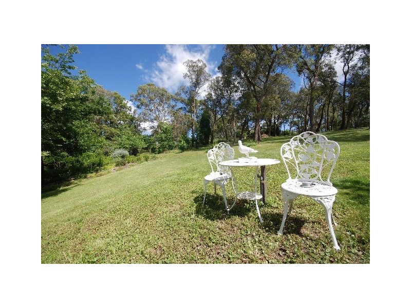 7 Greyleaves, Burradoo NSW 2576