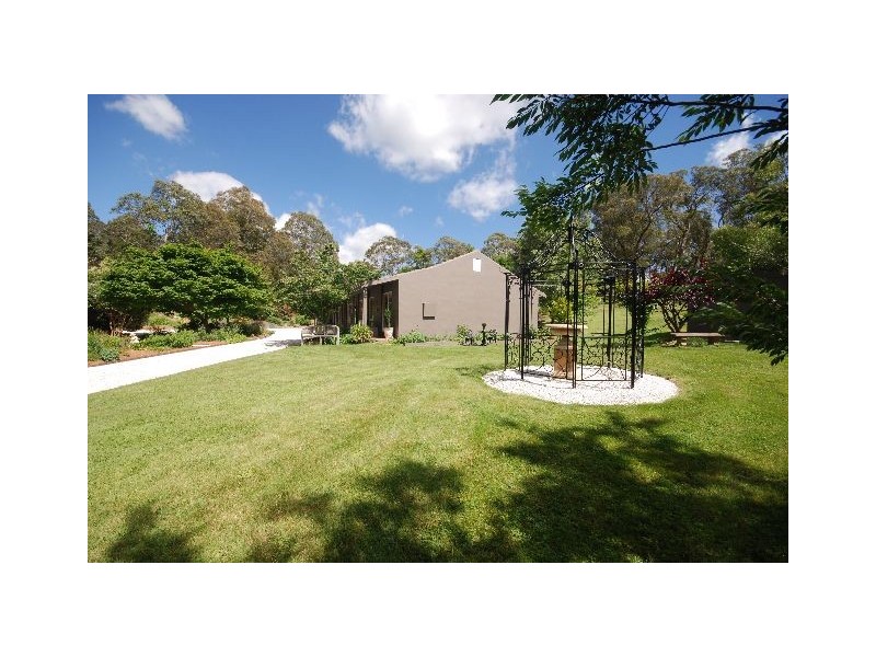7 Greyleaves, Burradoo NSW 2576