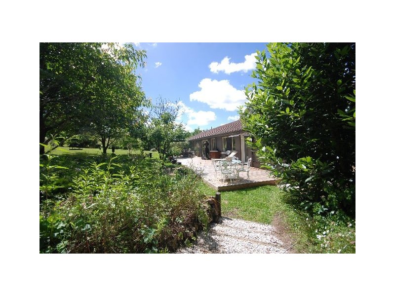 7 Greyleaves, Burradoo NSW 2576