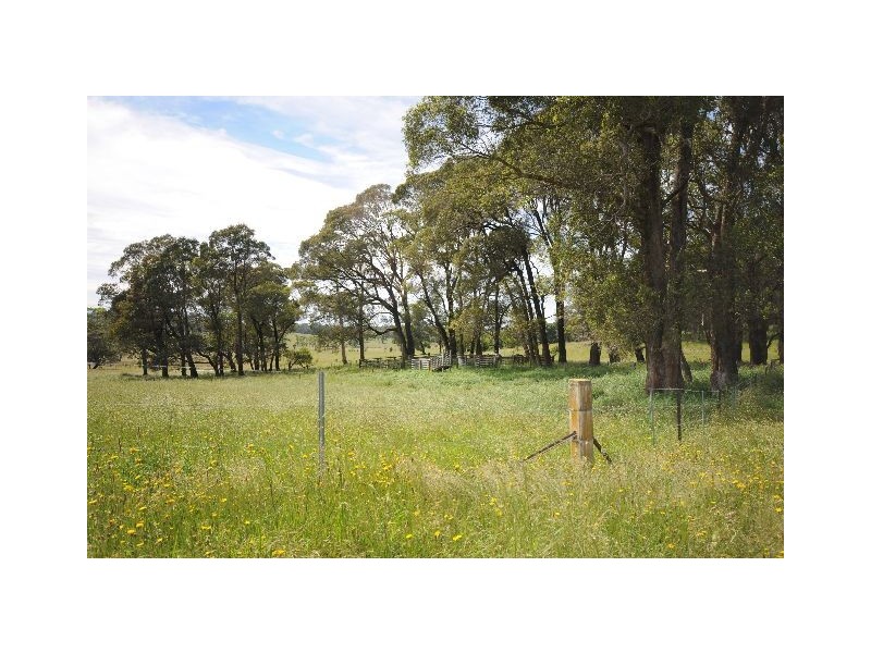 170 Walkers Road, Avoca NSW 2577