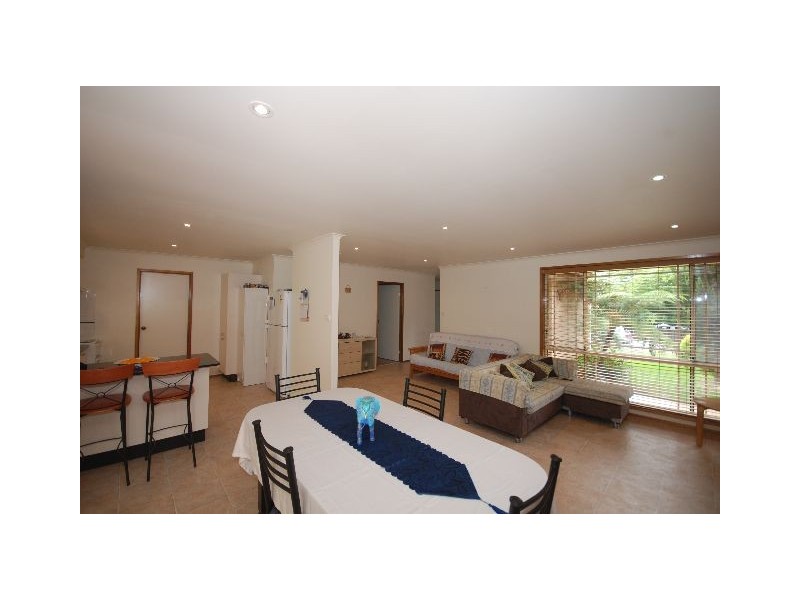 6 Banksia Street, Colo Vale NSW 2575