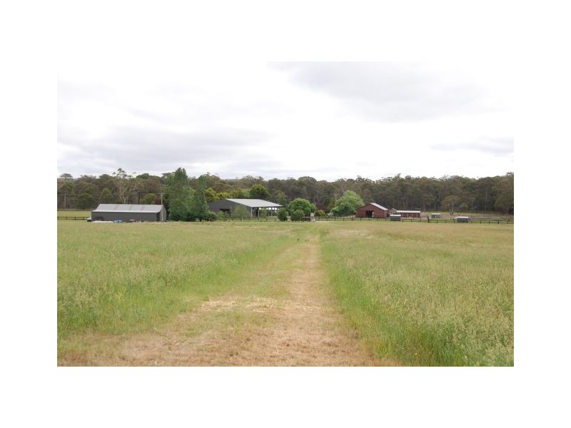 Chevaux Parc Tourist Road, East Kangaloon NSW 2576