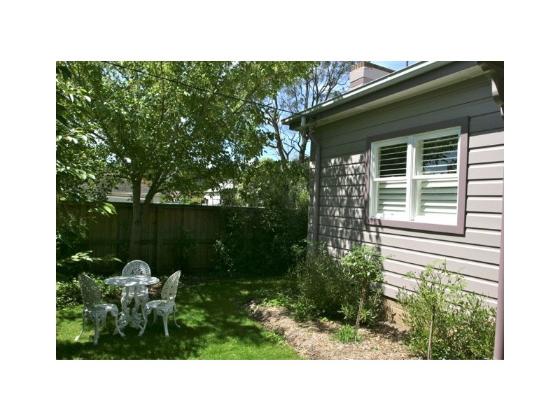 2A Loseby Street, Bowral NSW 2576