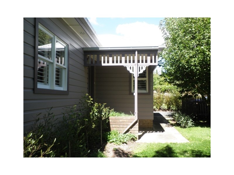 2A Loseby Street, Bowral NSW 2576