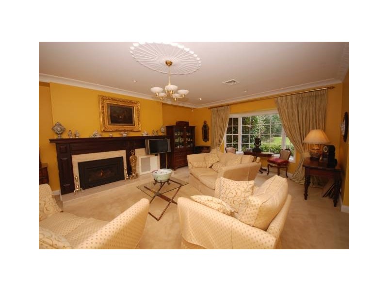 13 Werrington Street, Burradoo NSW 2576