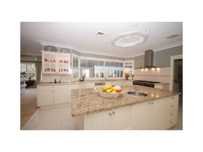 13 Werrington Street, Burradoo NSW 2576