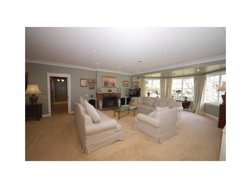 13 Werrington Street, Burradoo NSW 2576