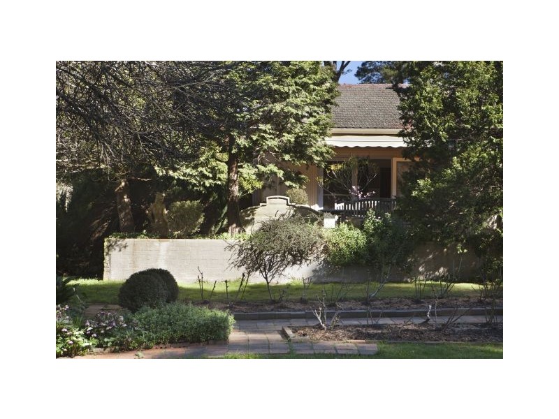 38 Charlotte Street, Burradoo NSW 2576