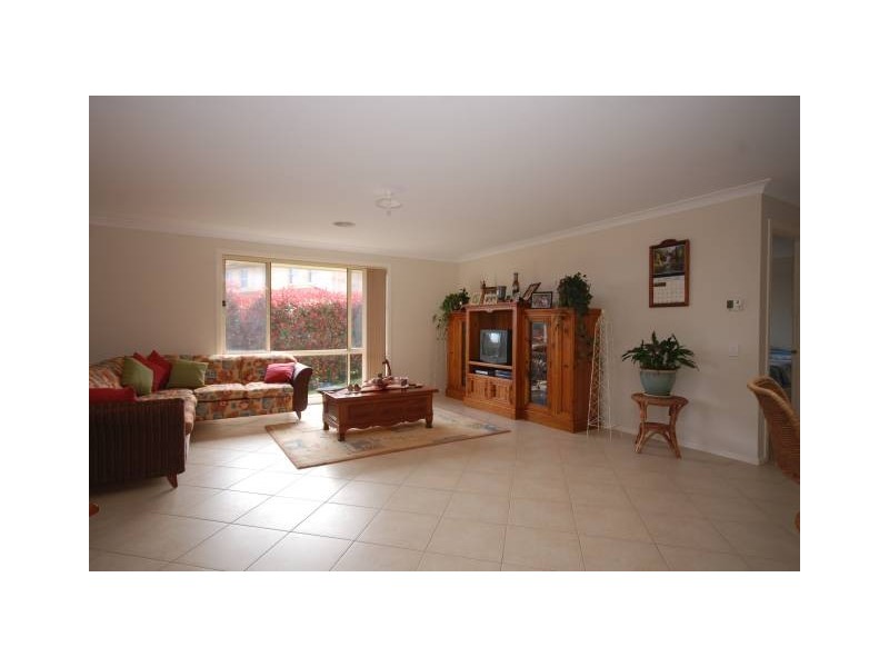 6 Windsor Crescent, Moss Vale NSW 2577