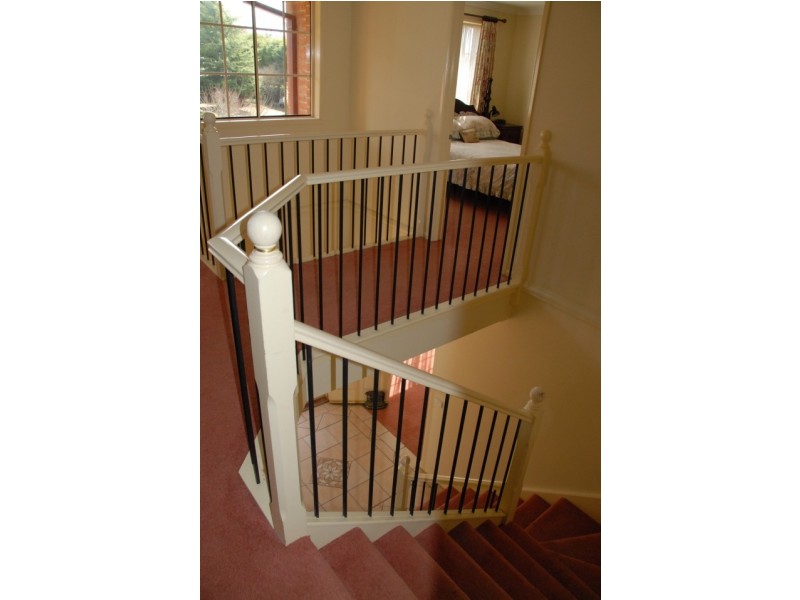 1 Farnborough Drive, Moss Vale NSW 2577