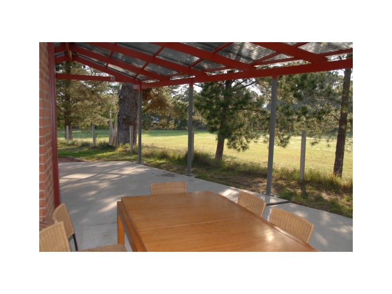 1 Farnborough Drive, Moss Vale NSW 2577