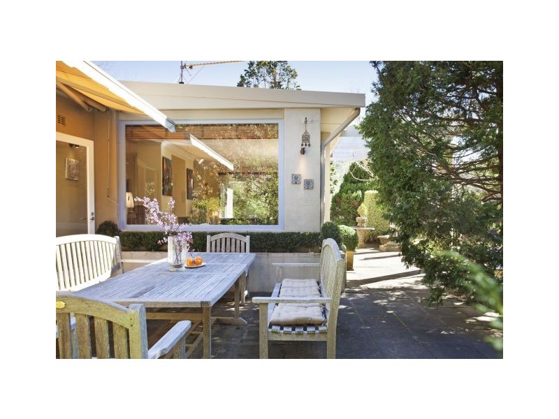 38 Charlotte Street, Burradoo NSW 2576