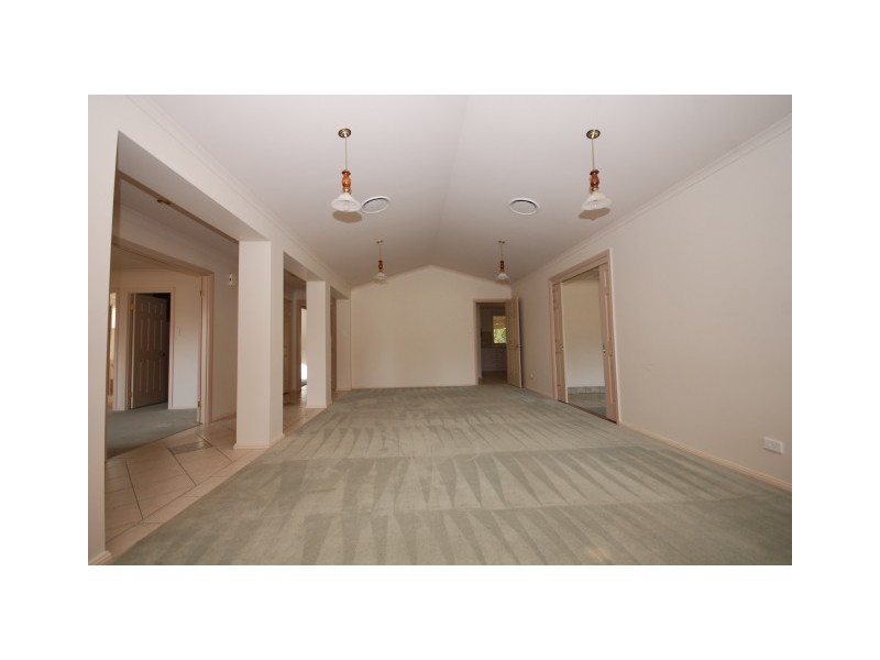 9 Waratah Place, Colo Vale NSW 2575