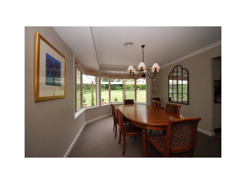 2 Hampton Court, Moss Vale NSW 2577