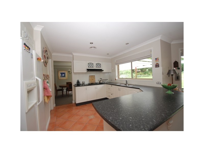 2 Hampton Court, Moss Vale NSW 2577