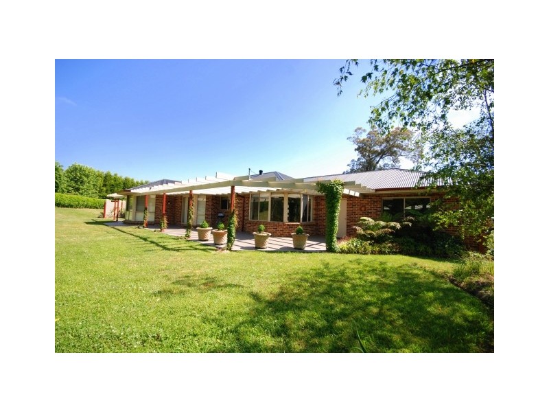 2 Hampton Court, Moss Vale NSW 2577