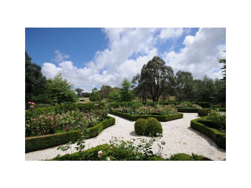 Round Hill Compton Park Road, Berrima NSW 2577