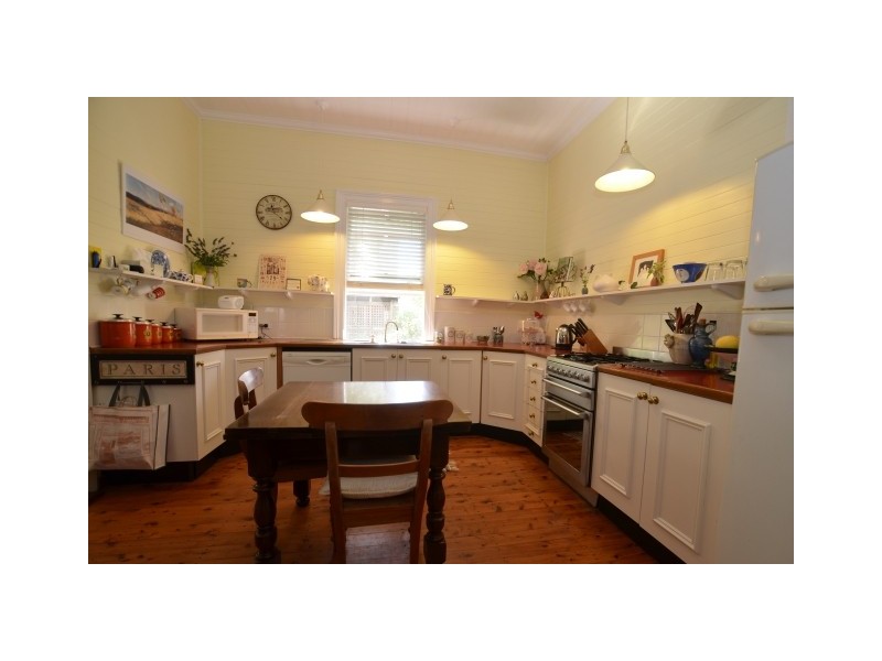 11 Elizabeth Street, Moss Vale NSW 2577