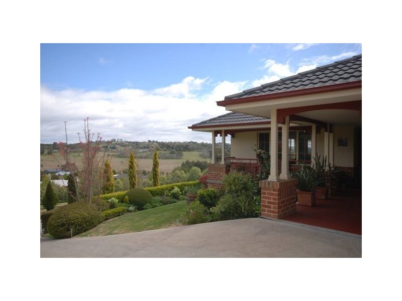6 Windsor Crescent, Moss Vale NSW 2577