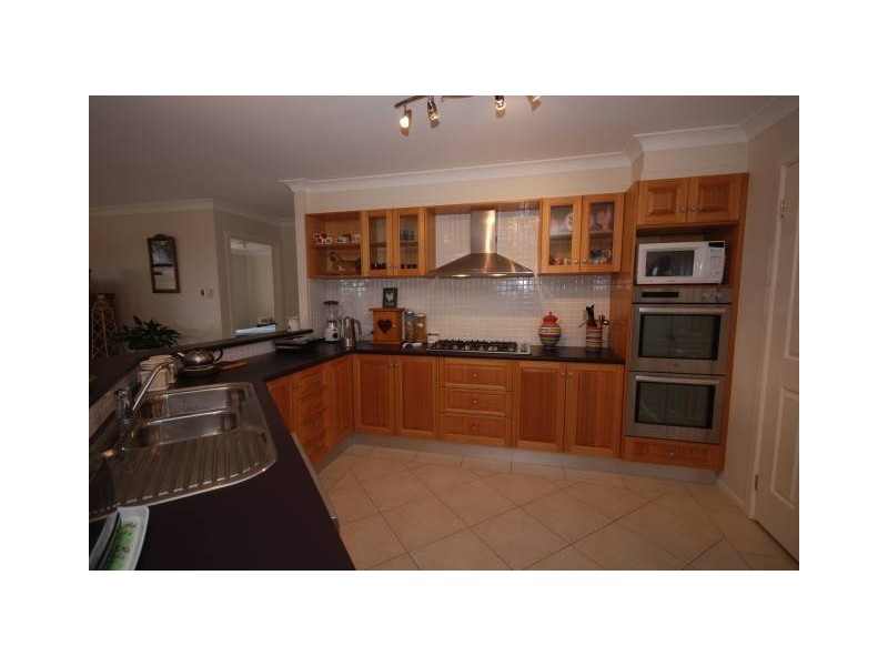 6 Windsor Crescent, Moss Vale NSW 2577