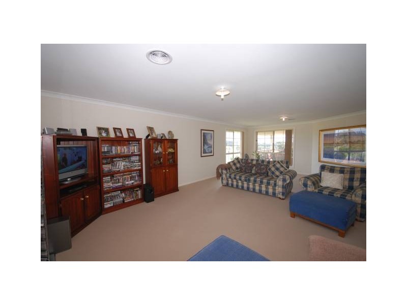 6 Windsor Crescent, Moss Vale NSW 2577