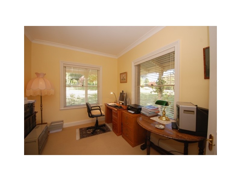 4 Old Oak Place, Moss Vale NSW 2577