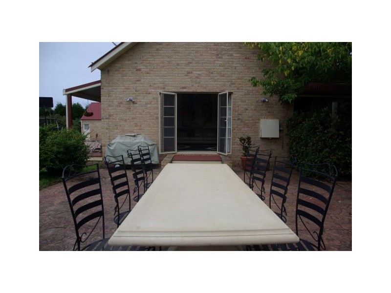 6 Stratford Way, Burradoo NSW 2576