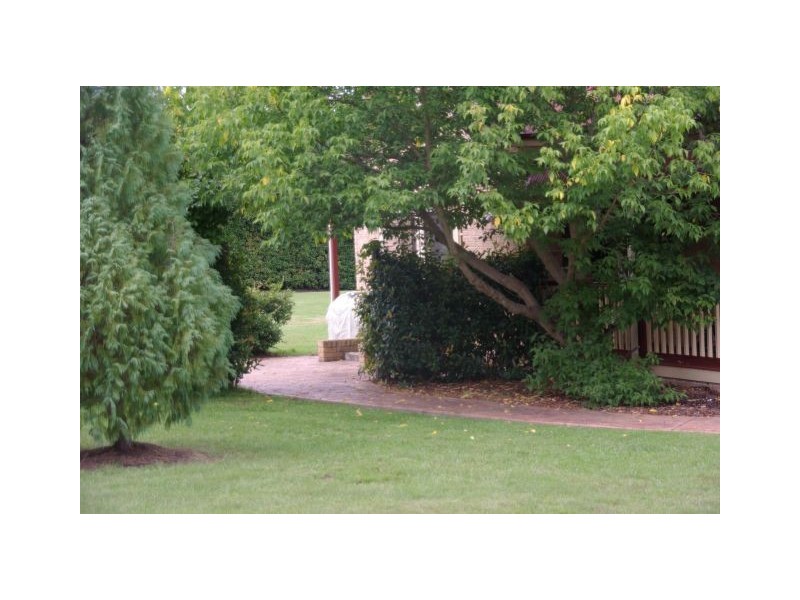 6 Stratford Way, Burradoo NSW 2576