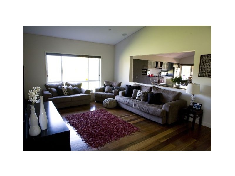 54A May Street, Robertson NSW 2577