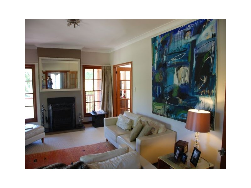 6 Stratford Way, Burradoo NSW 2576