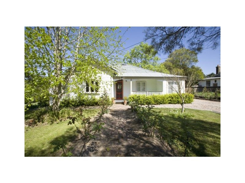8 Berrima Road, Moss Vale NSW 2577