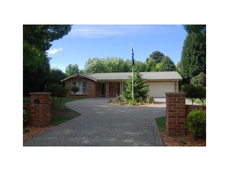 11 Cypress Parade, Bowral NSW 2576