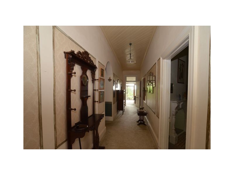 8-10 Lemmons Road, Robertson NSW 2577