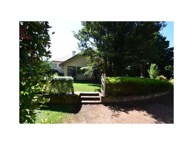 8-10 Lemmons Road, Robertson NSW 2577