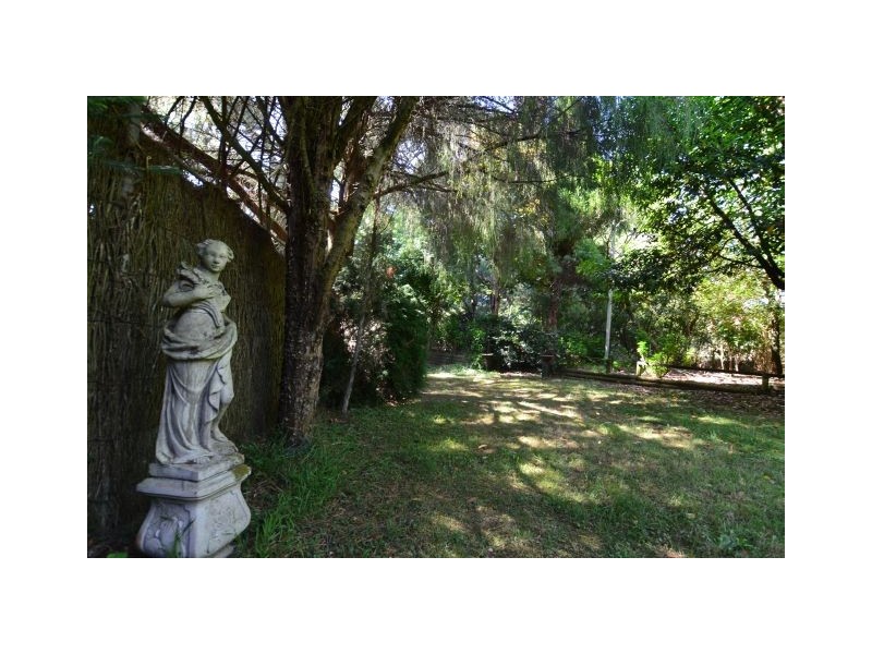 8-10 Lemmons Road, Robertson NSW 2577