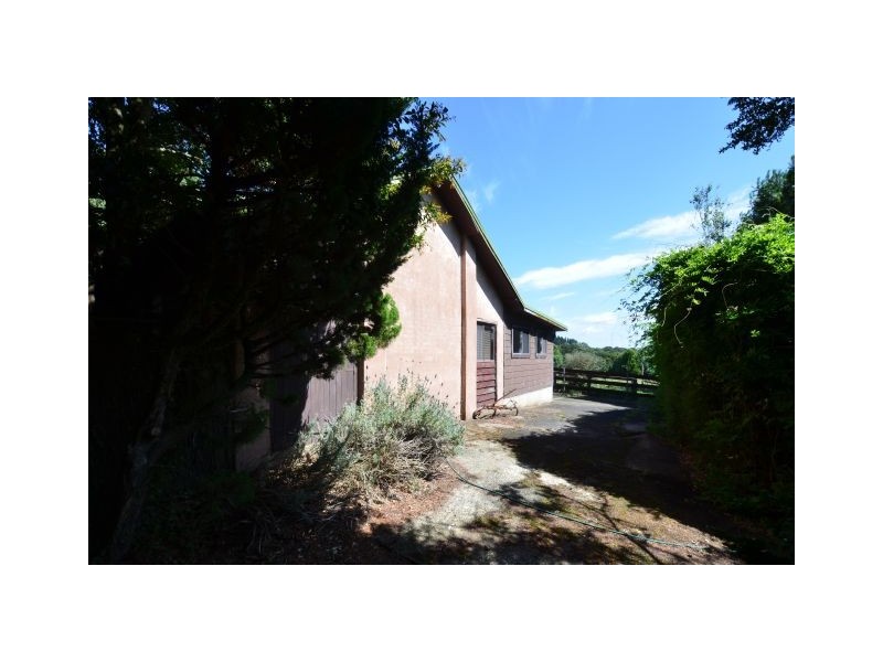 8-10 Lemmons Road, Robertson NSW 2577