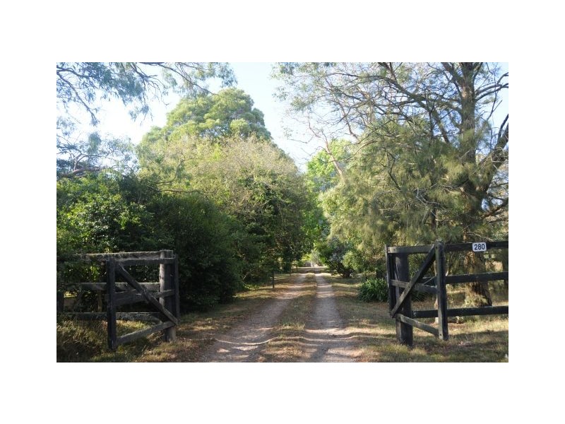 280 Walkers Road, Avoca NSW 2577