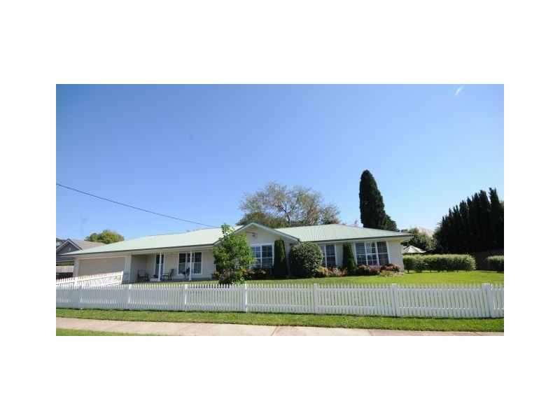 5 Una Street, Bowral NSW 2576